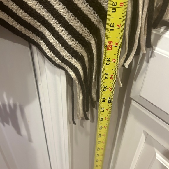 Demdaco Women’s Cowl Neck Poncho Brown Cream - Picture 7 of 8